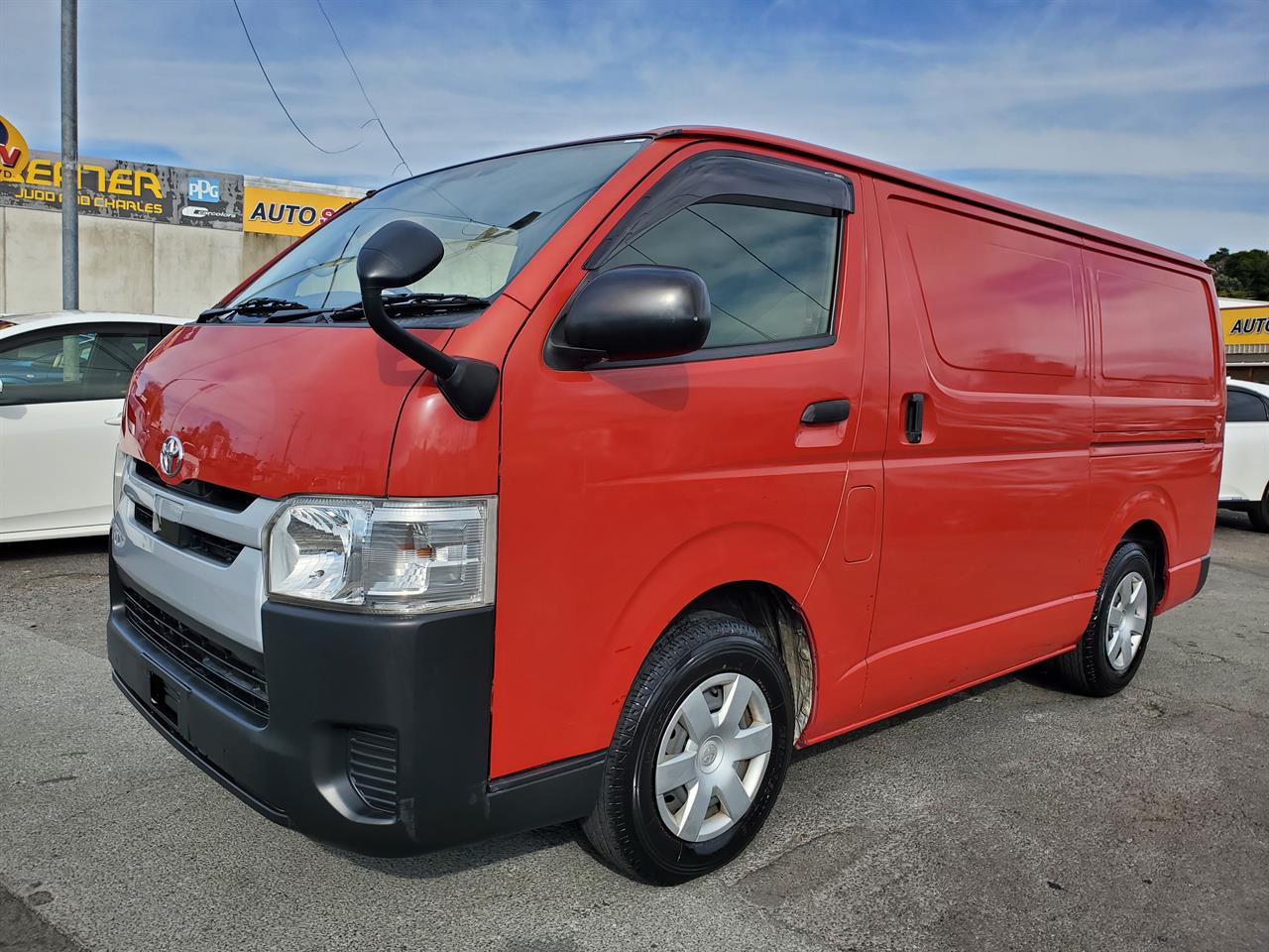 2020 Toyota Hiace thumbnail