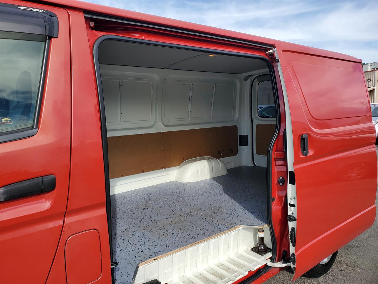 2020 Toyota Hiace thumbnail