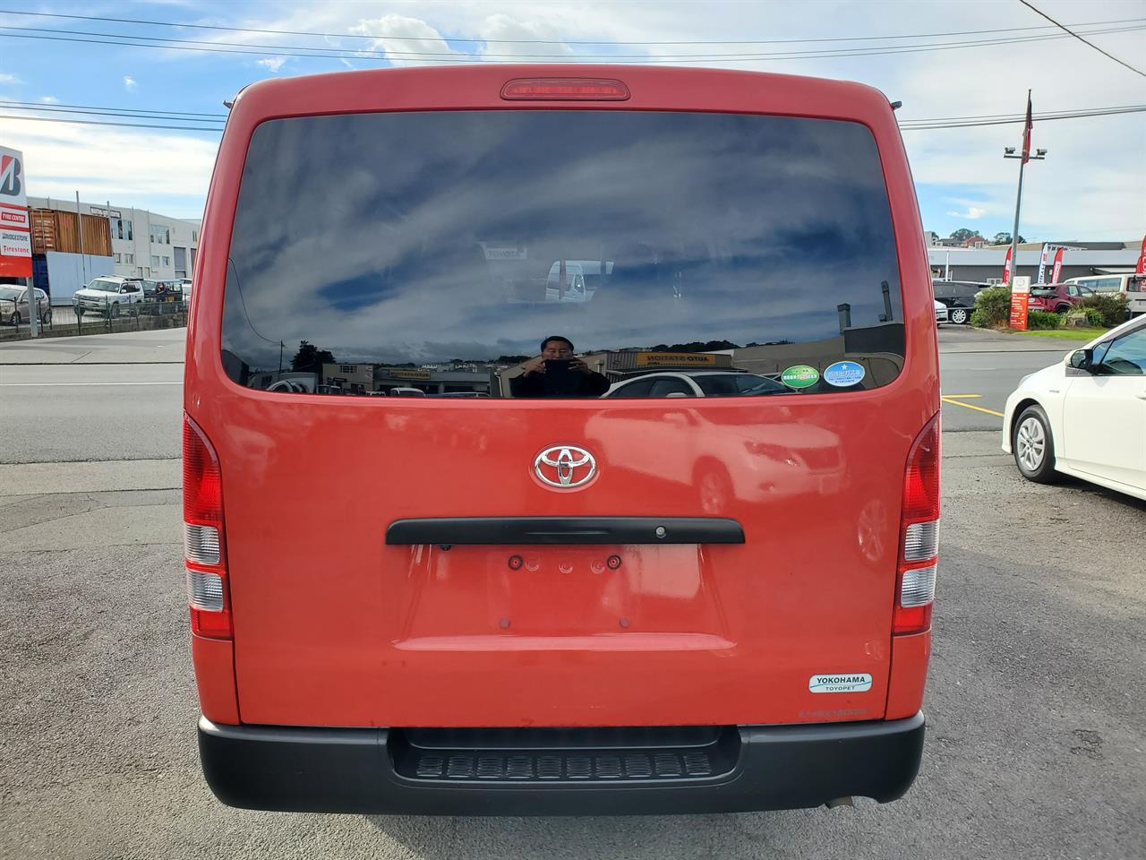 2020 Toyota Hiace thumbnail