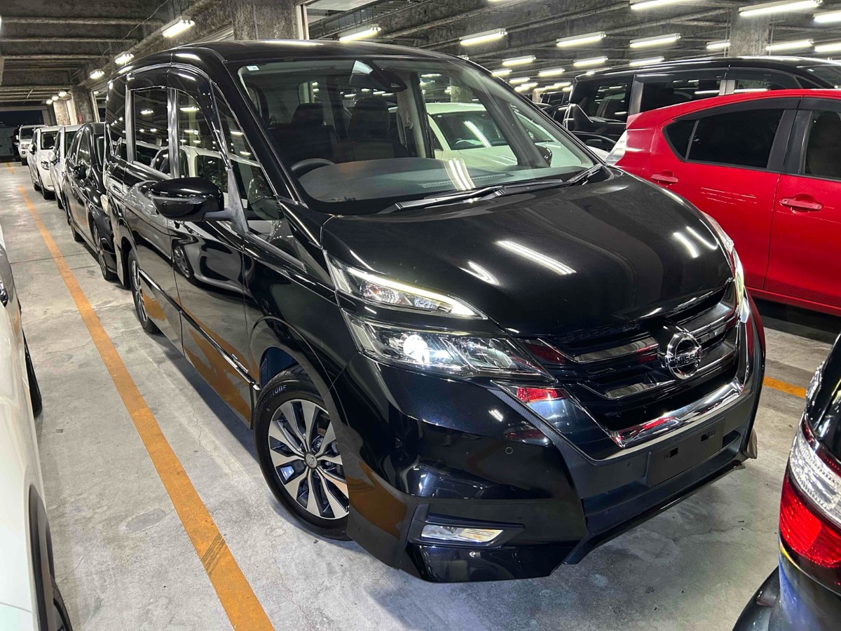 2016 Nissan Serena thumbnail