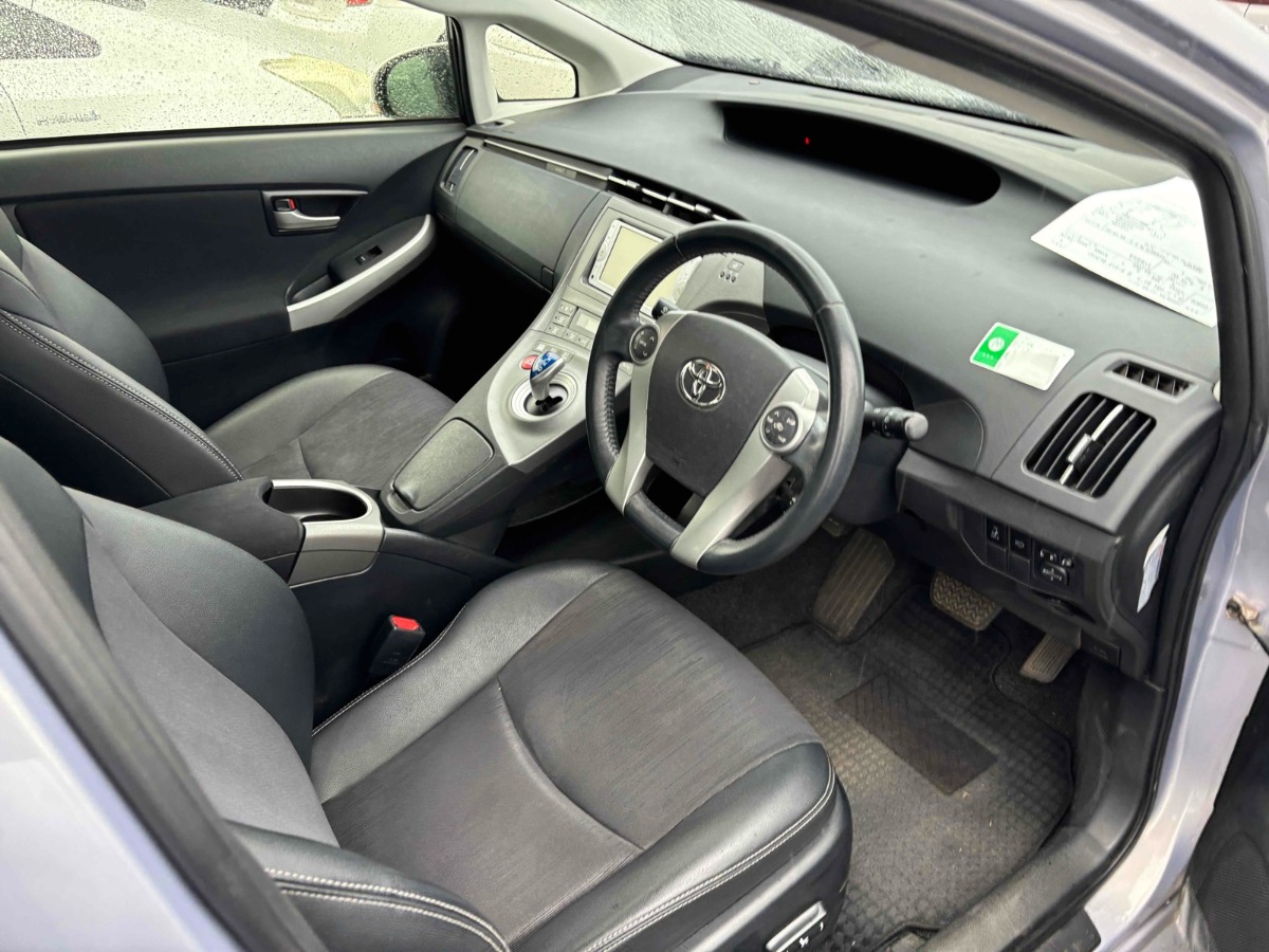 2014 Toyota Prius thumbnail