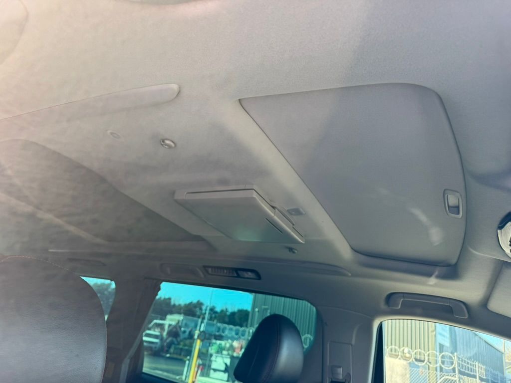 2013 Toyota Vellfire thumbnail