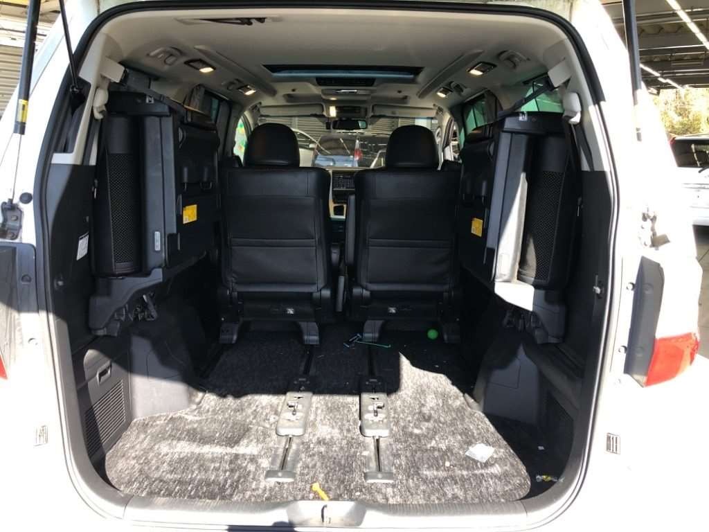 2013 Toyota Vellfire thumbnail