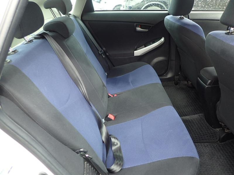 2013 Toyota Prius thumbnail