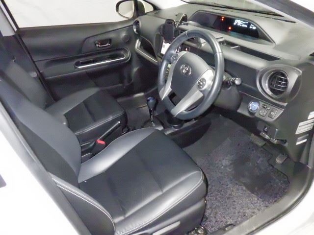 2014 Toyota Aqua thumbnail