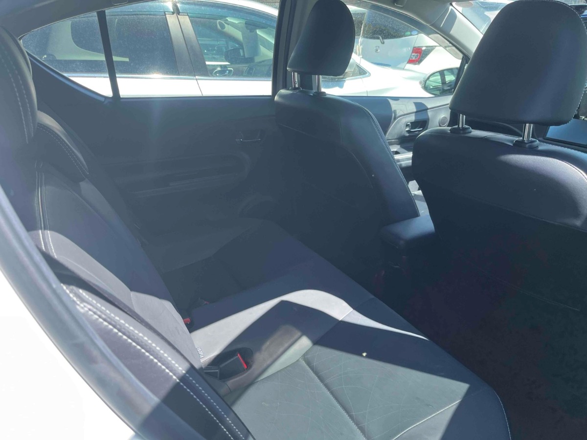 2014 Toyota Aqua thumbnail