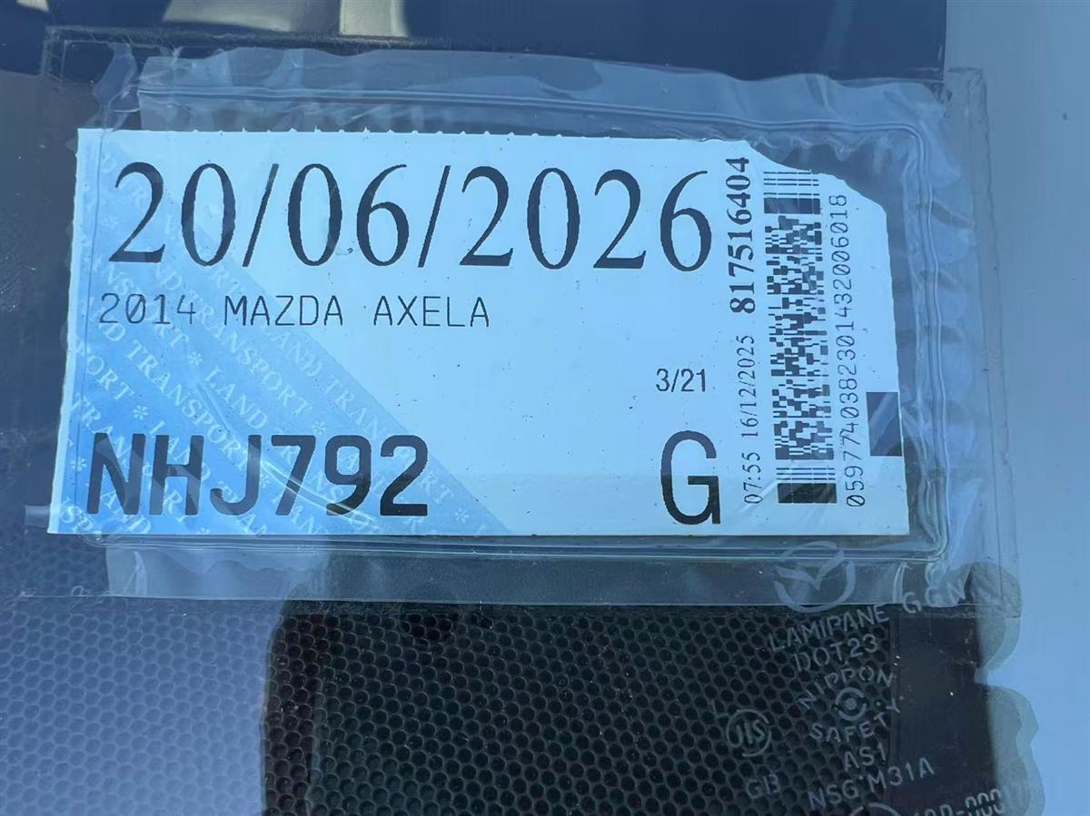 2014 Mazda Axela thumbnail