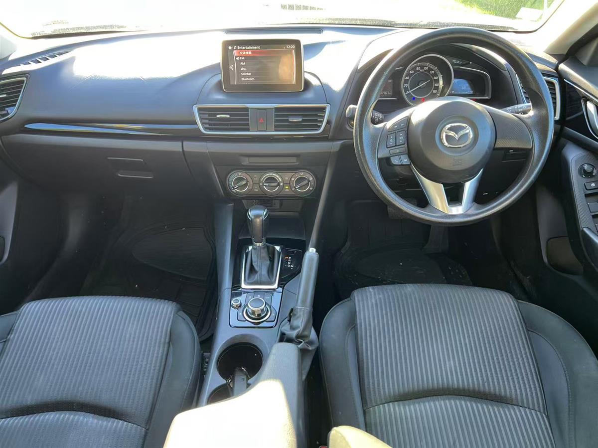 2014 Mazda Axela thumbnail