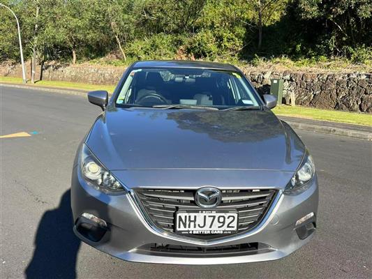 2014 Mazda Axela thumbnail