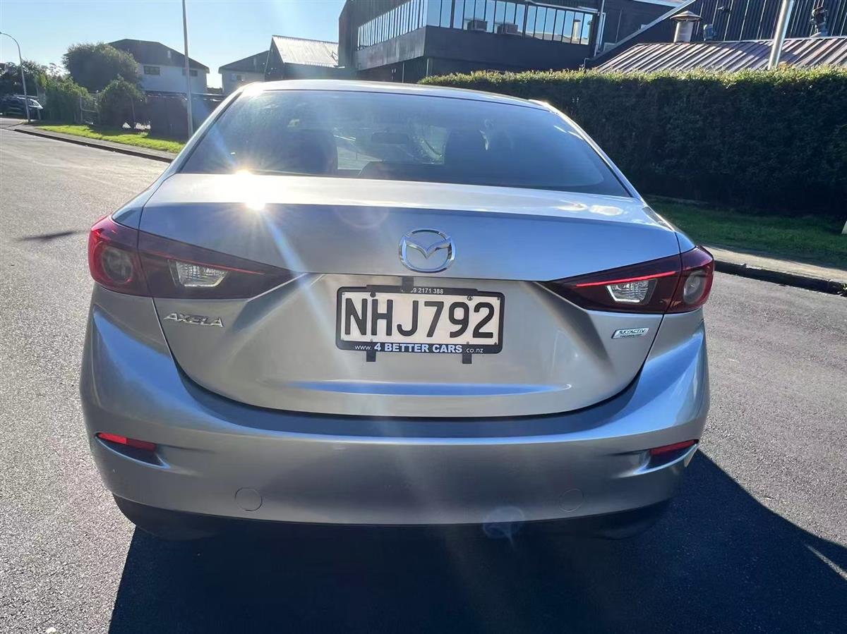2014 Mazda Axela thumbnail