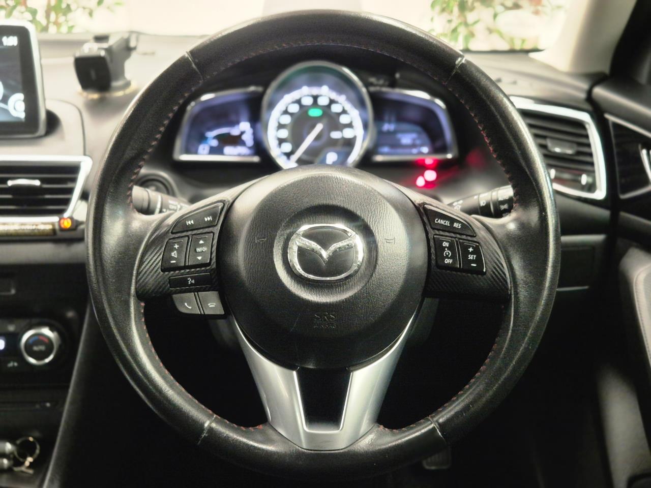 2015 Mazda Axela thumbnail