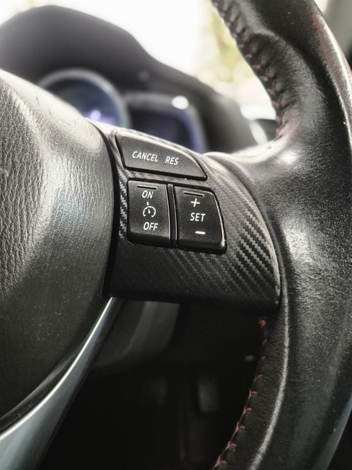 2015 Mazda Axela thumbnail