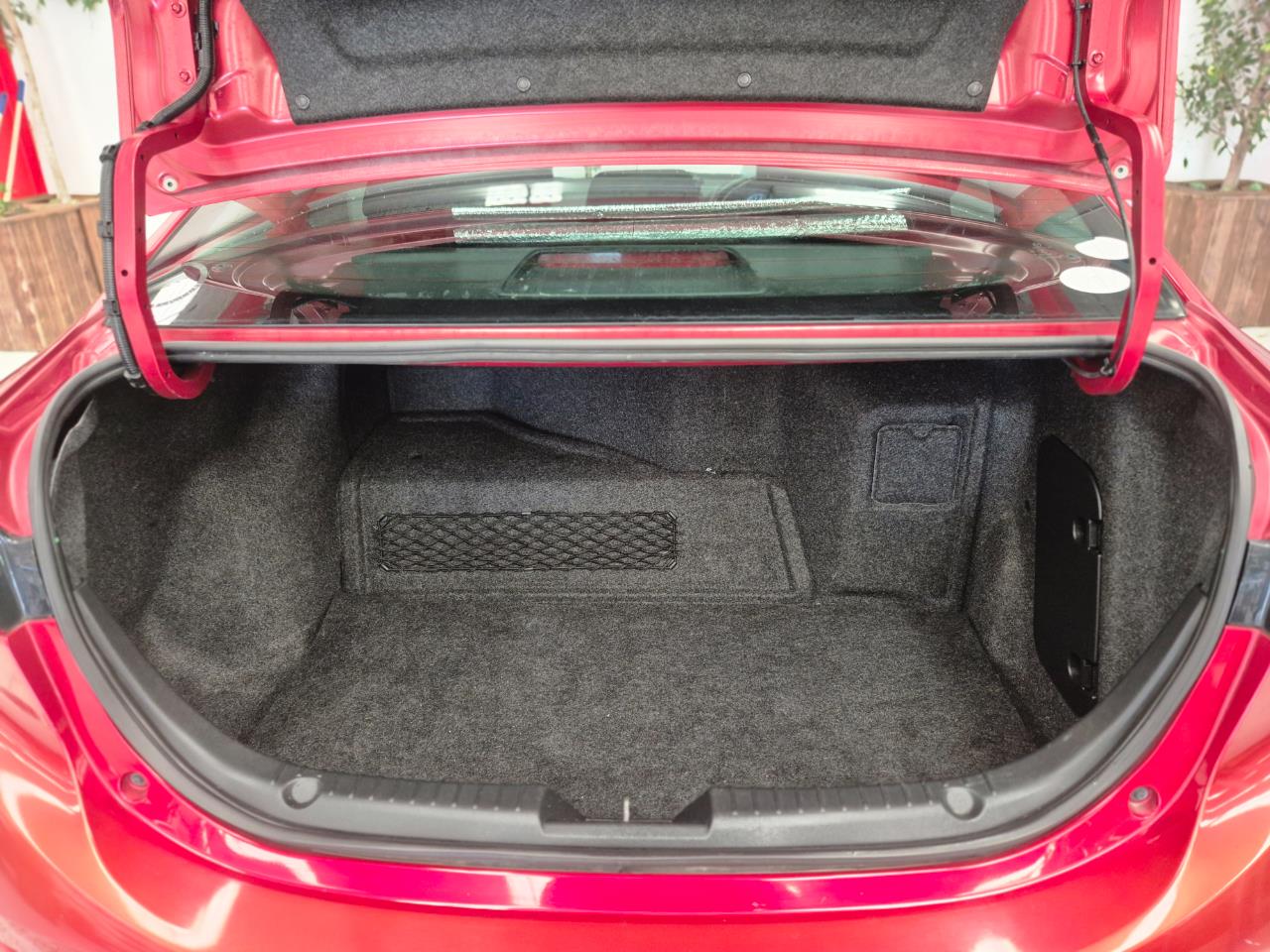 2015 Mazda Axela thumbnail