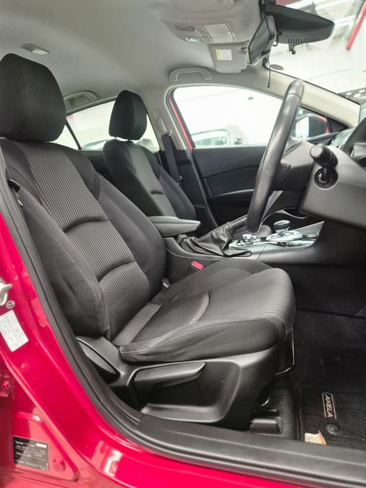 2015 Mazda Axela thumbnail