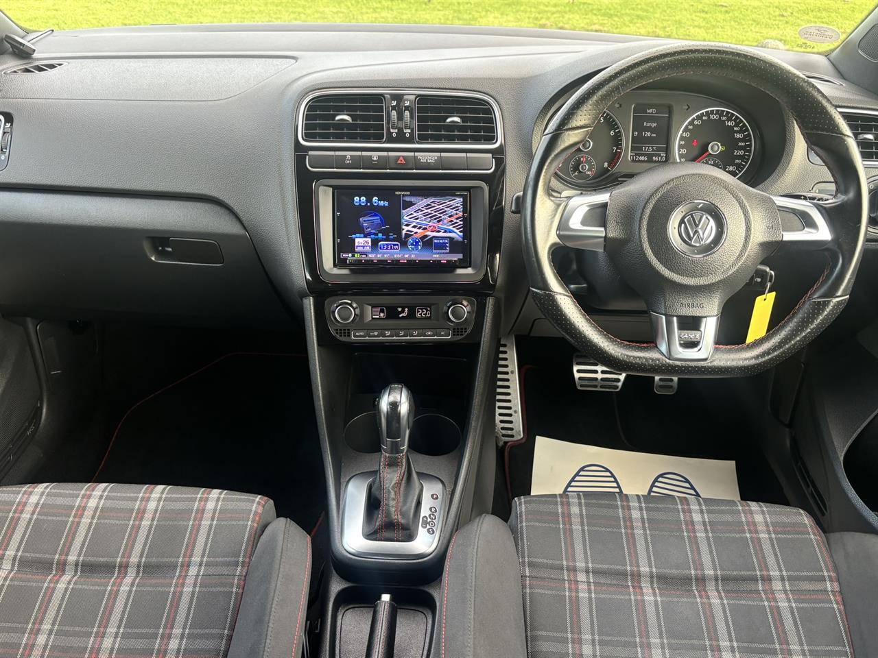 2011 Volkswagen Polo thumbnail