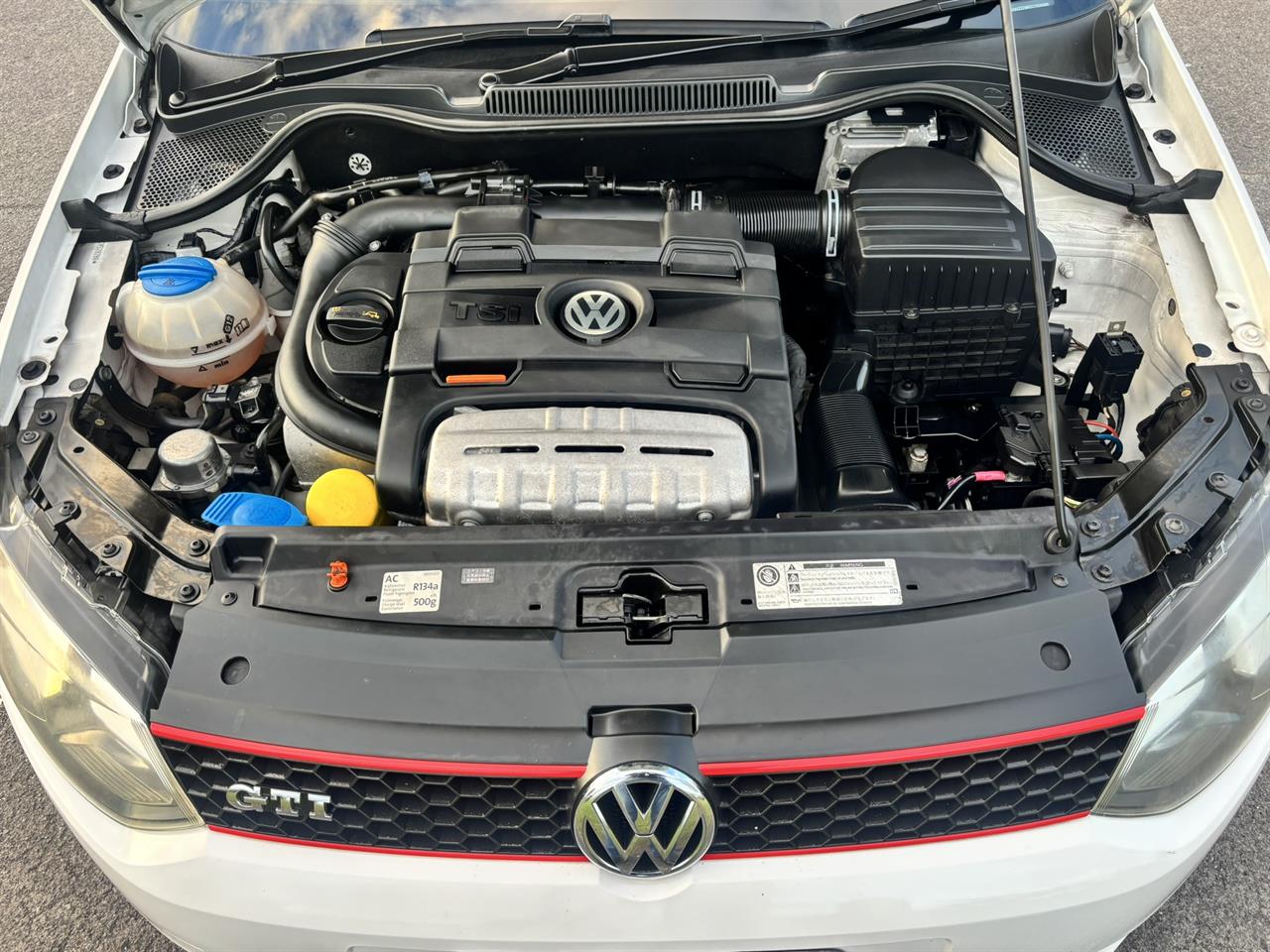 2011 Volkswagen Polo thumbnail