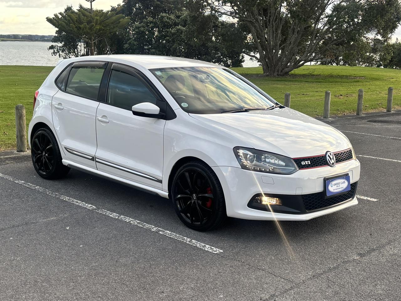 2011 Volkswagen Polo thumbnail
