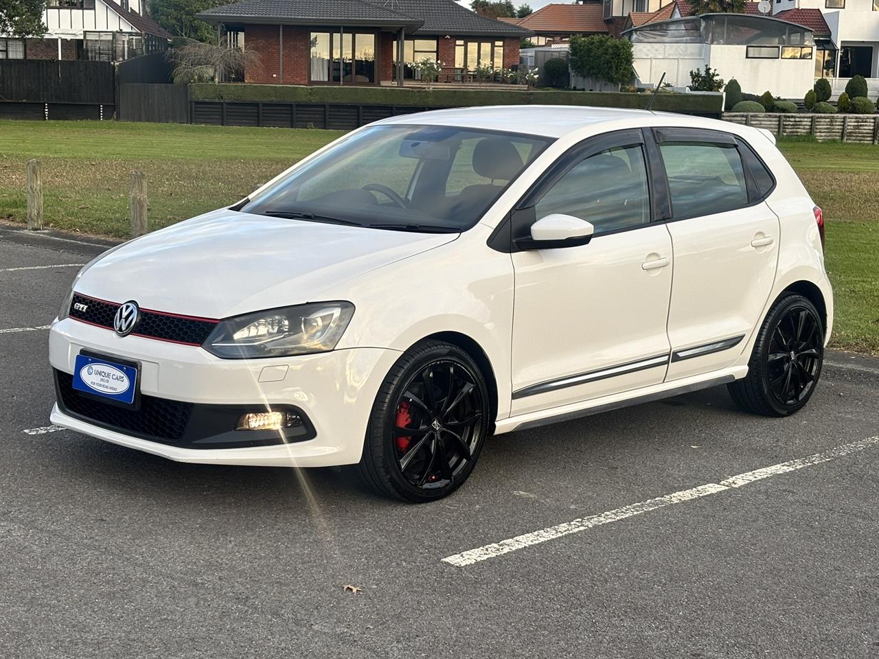 2011 Volkswagen Polo thumbnail
