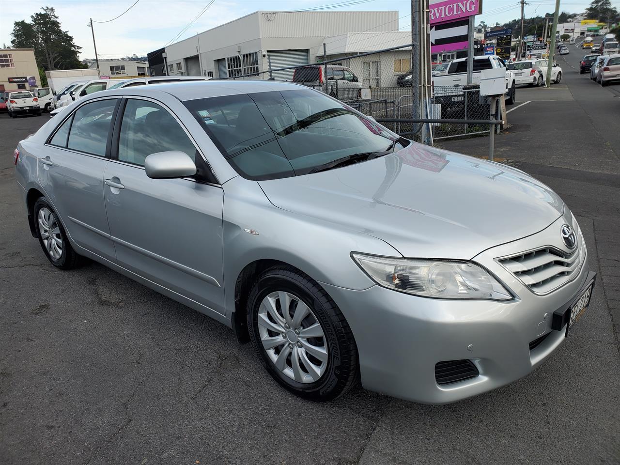 2011 Toyota Camry thumbnail