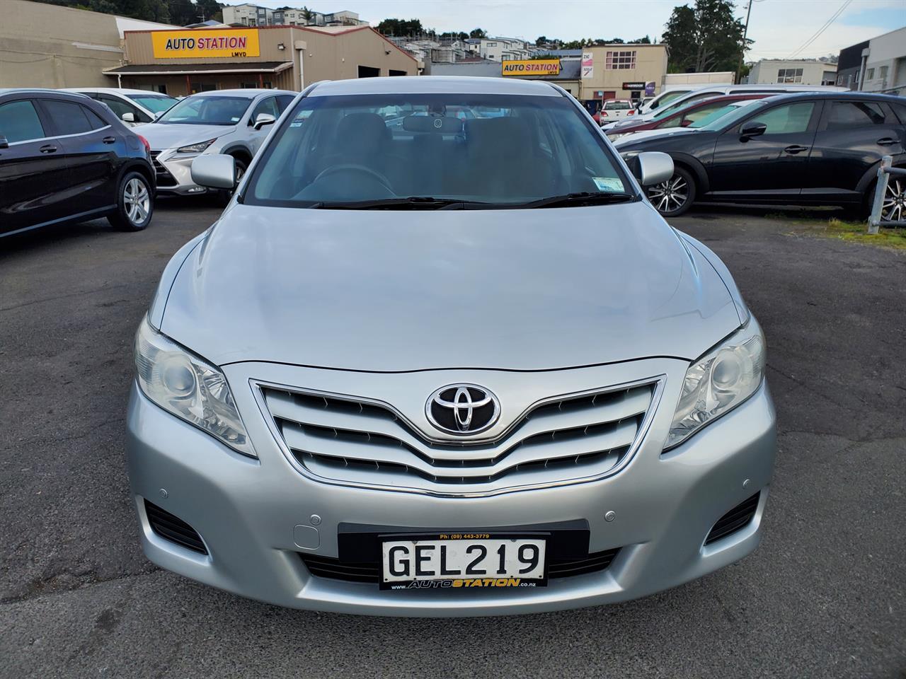 2011 Toyota Camry thumbnail