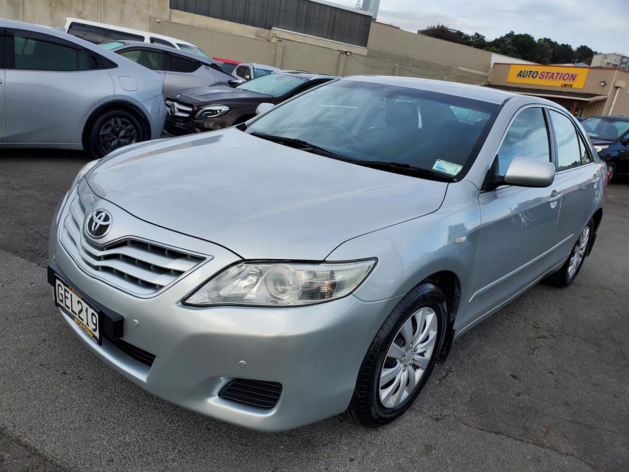 2011 Toyota Camry thumbnail