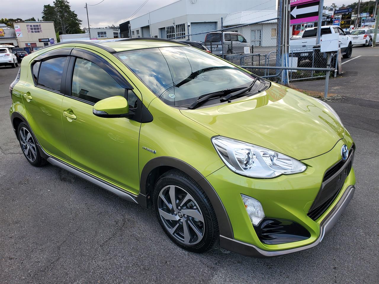 2016 Toyota Aqua thumbnail