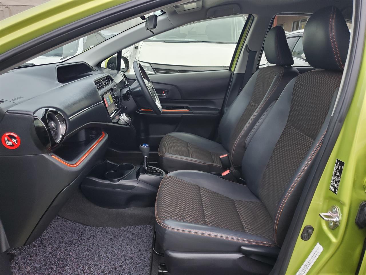 2016 Toyota Aqua thumbnail