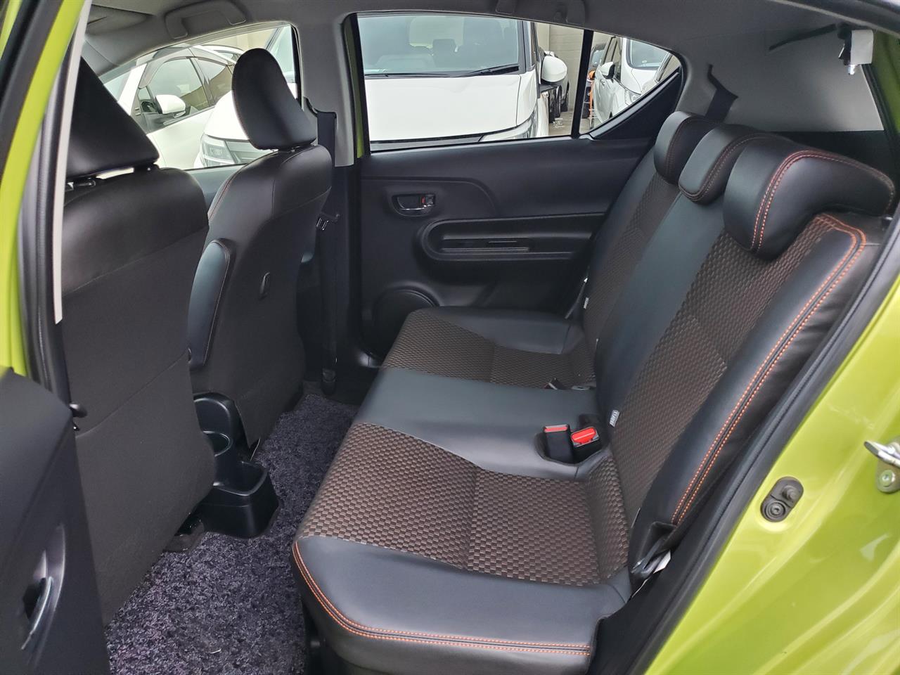 2016 Toyota Aqua thumbnail