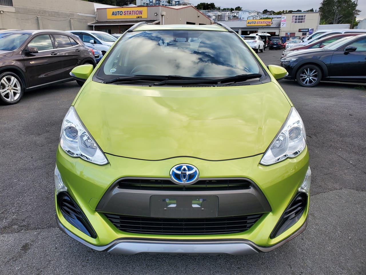 2016 Toyota Aqua thumbnail