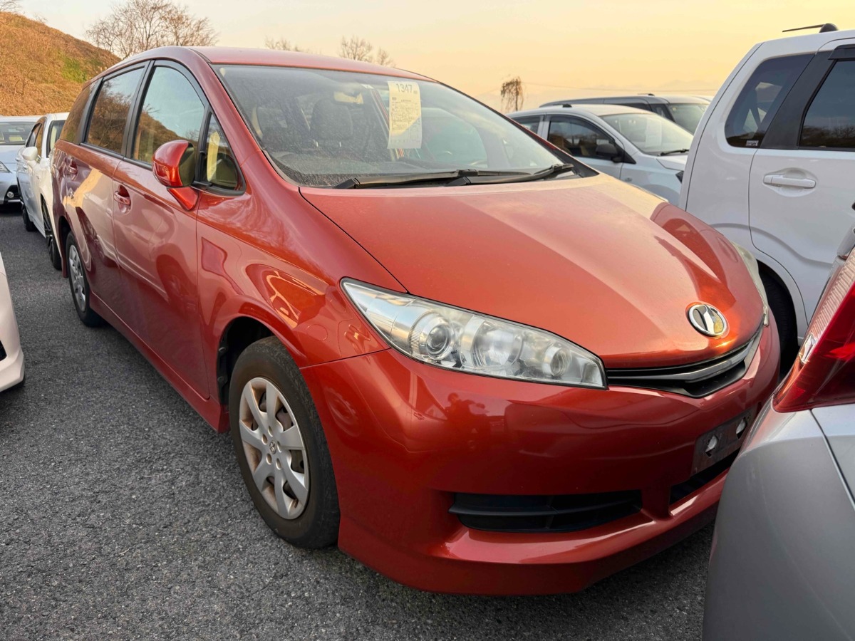 2015 Toyota Wish thumbnail