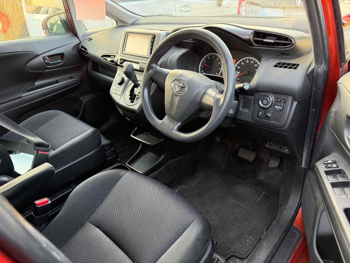 2015 Toyota Wish thumbnail