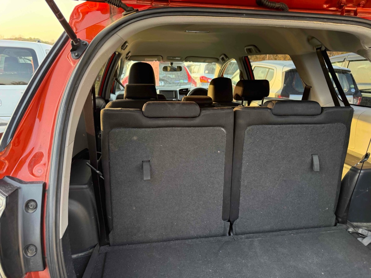 2015 Toyota Wish thumbnail