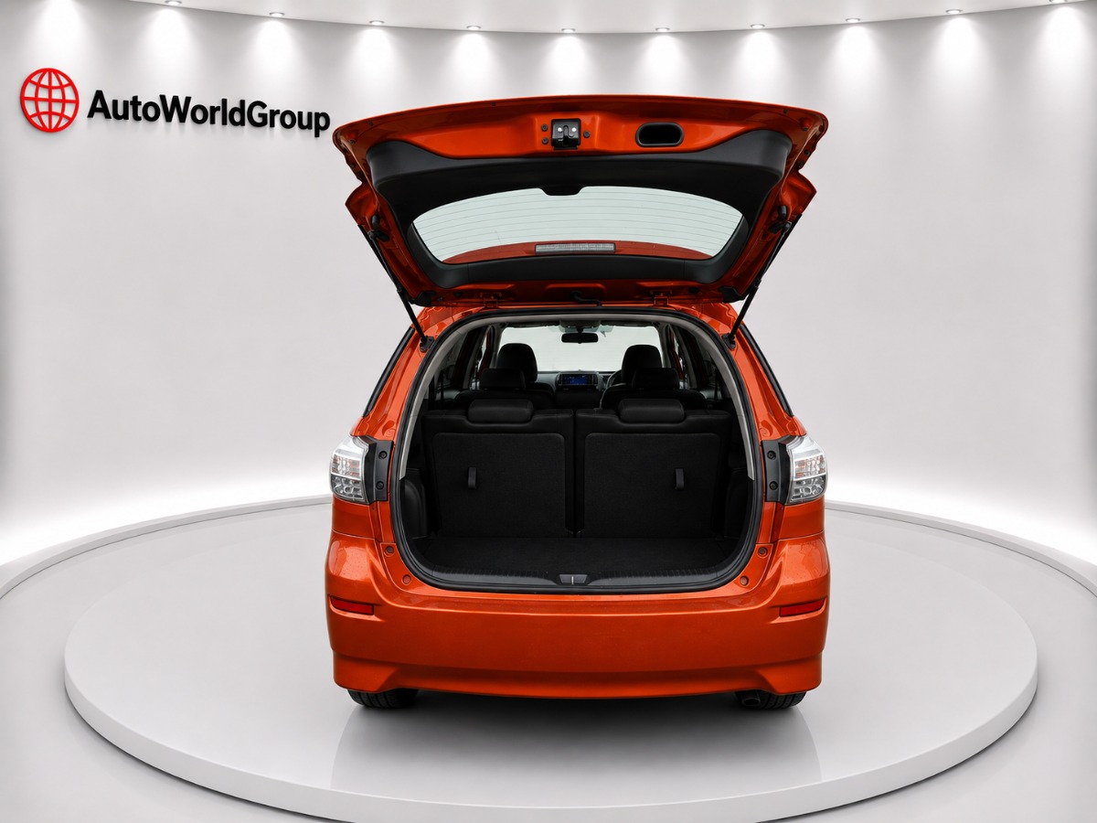 2015 Toyota Wish thumbnail