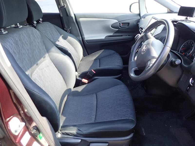 2012 Toyota Wish thumbnail