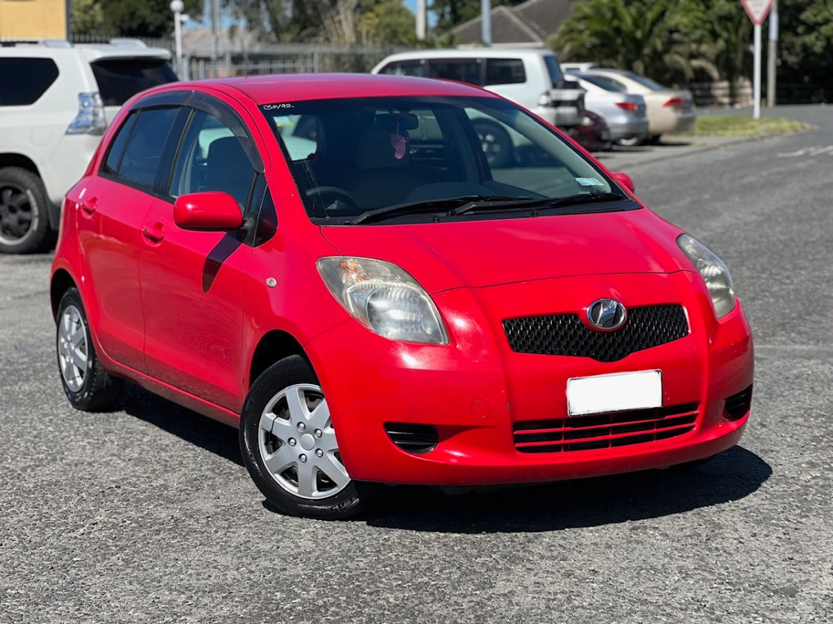 2006 Toyota Vitz thumbnail