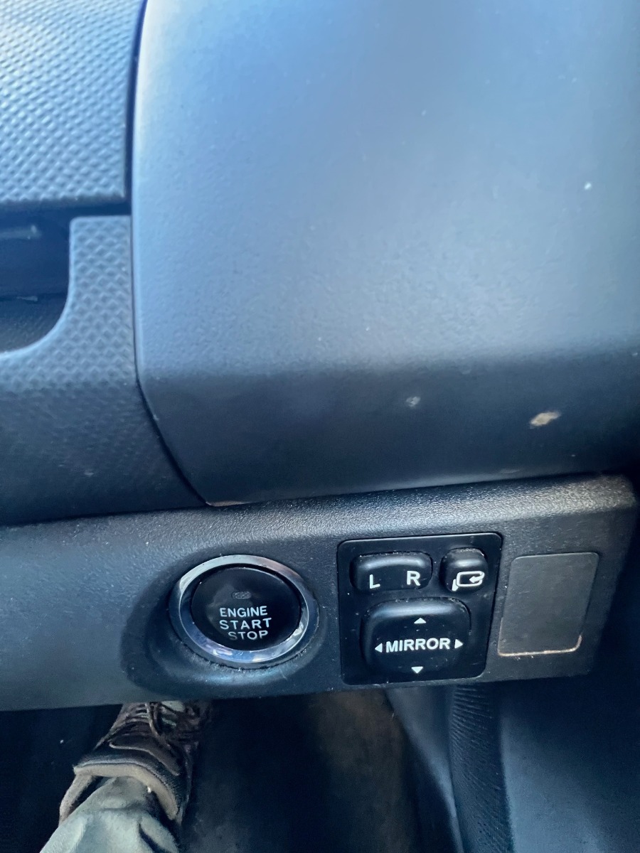 2006 Toyota Vitz thumbnail