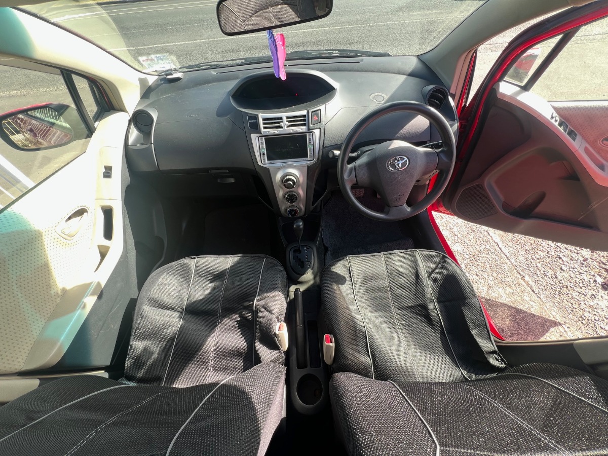 2006 Toyota Vitz thumbnail