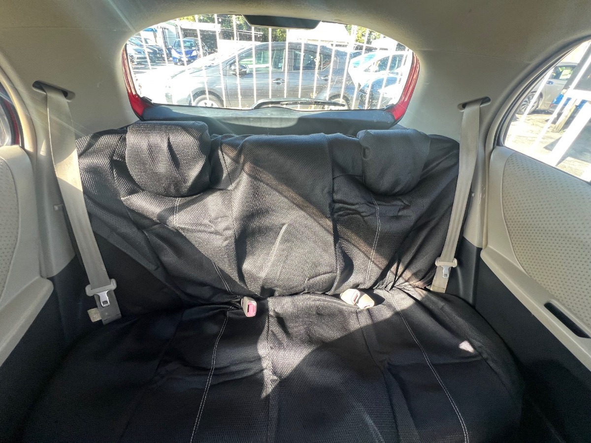 2006 Toyota Vitz thumbnail