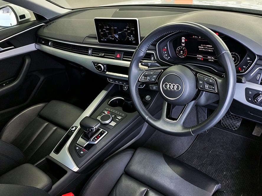 2019 Audi A4 thumbnail
