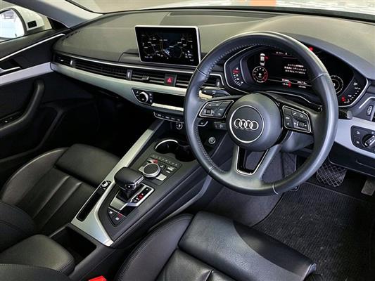 2019 Audi A4 thumbnail