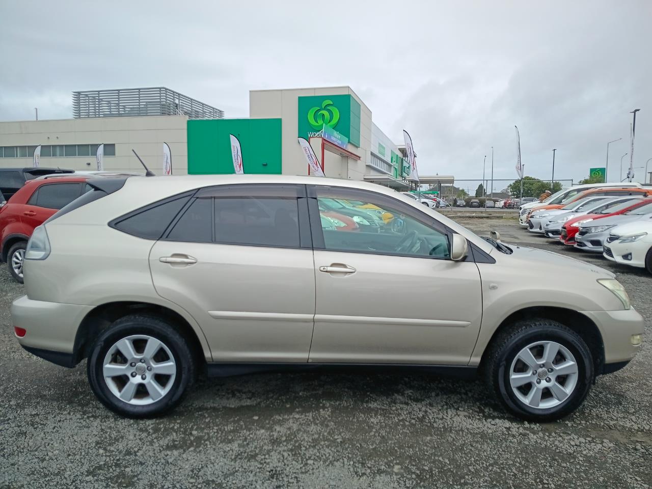 2005 Toyota Harrier thumbnail