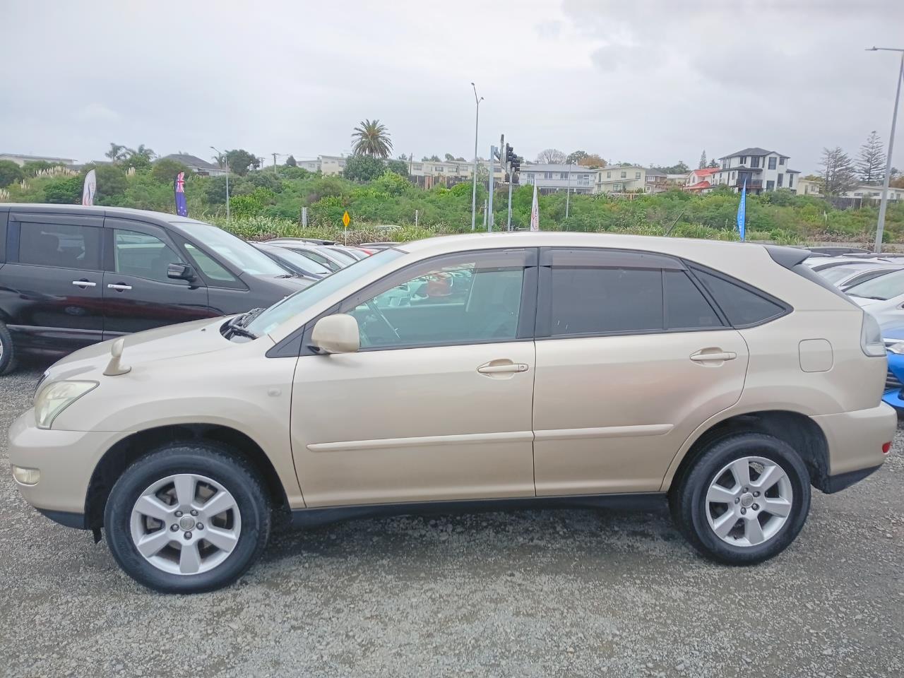 2005 Toyota Harrier thumbnail