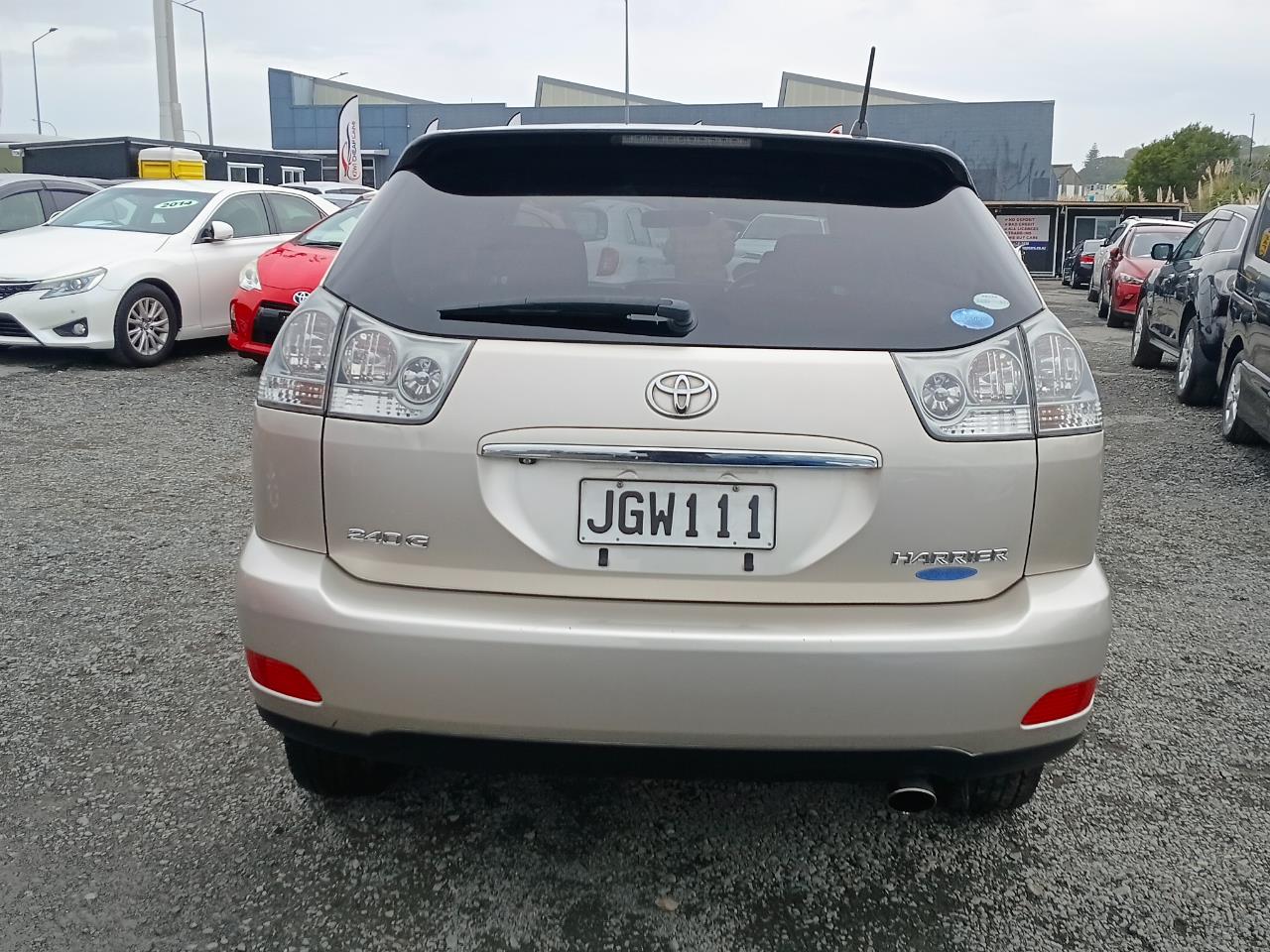 2005 Toyota Harrier thumbnail