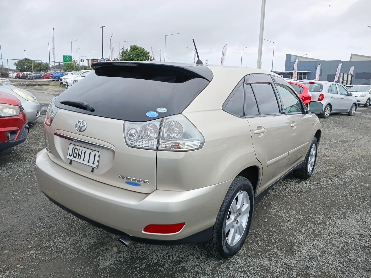 2005 Toyota Harrier thumbnail