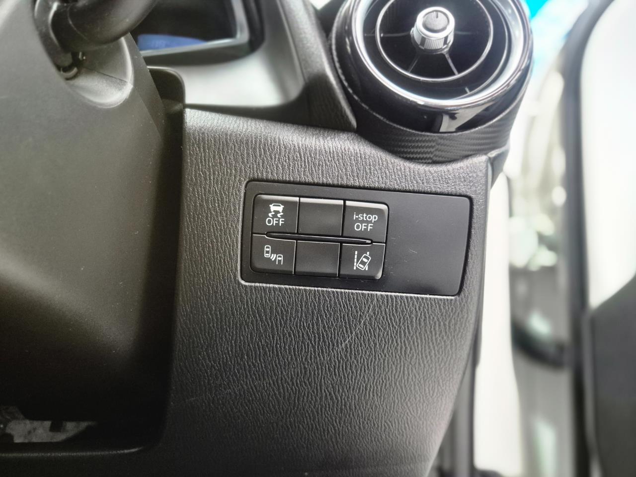 2015 Mazda Demio thumbnail