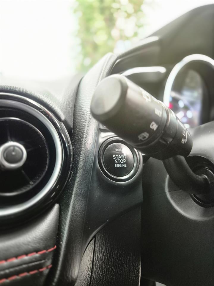2015 Mazda Demio thumbnail