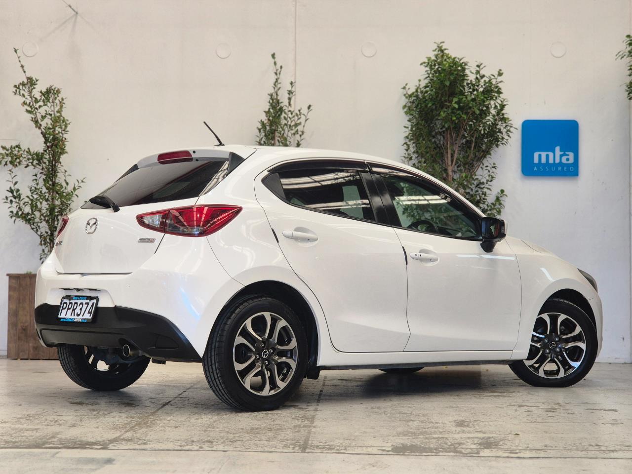 2015 Mazda Demio thumbnail
