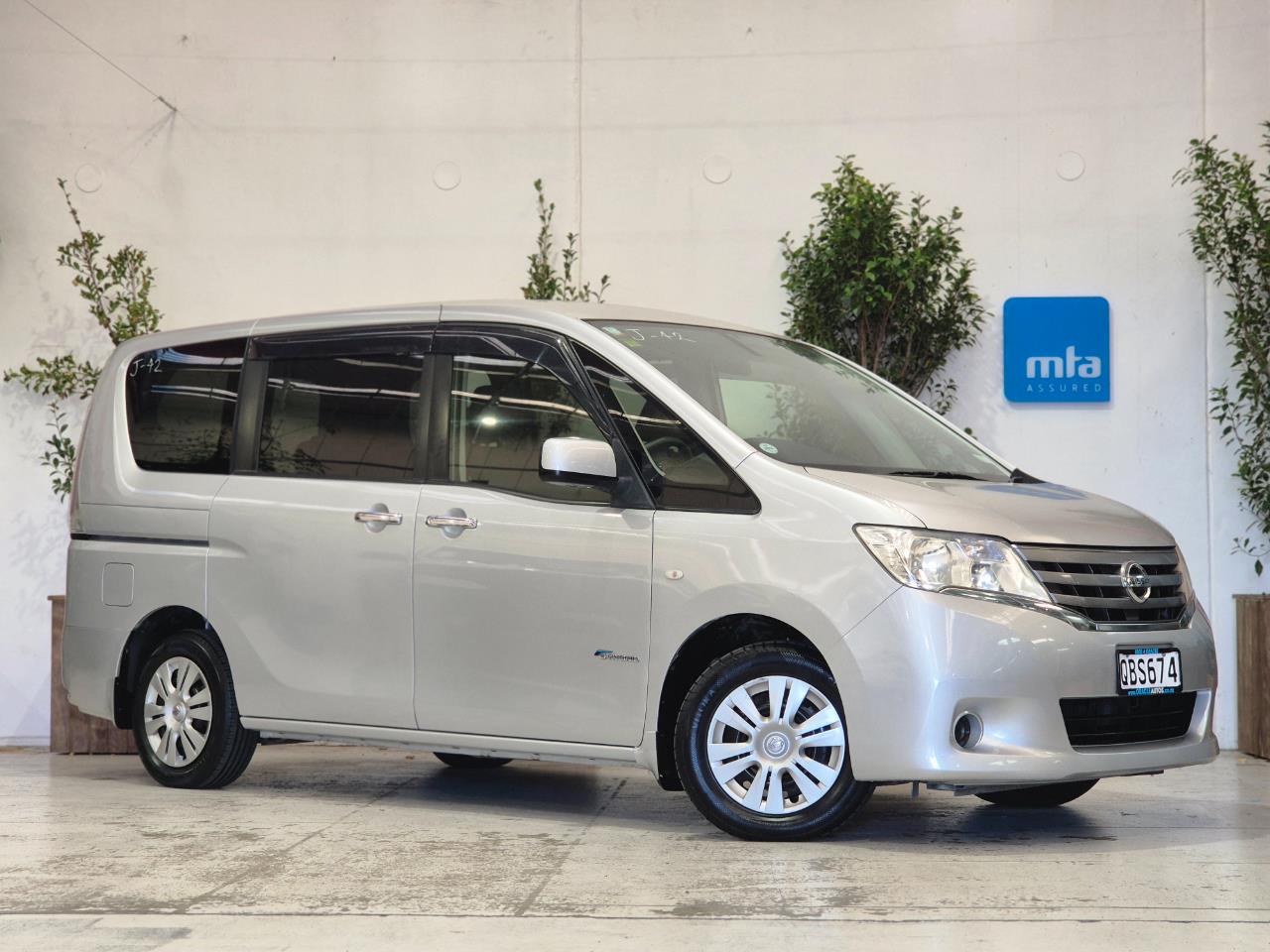 2013 Nissan Serena thumbnail