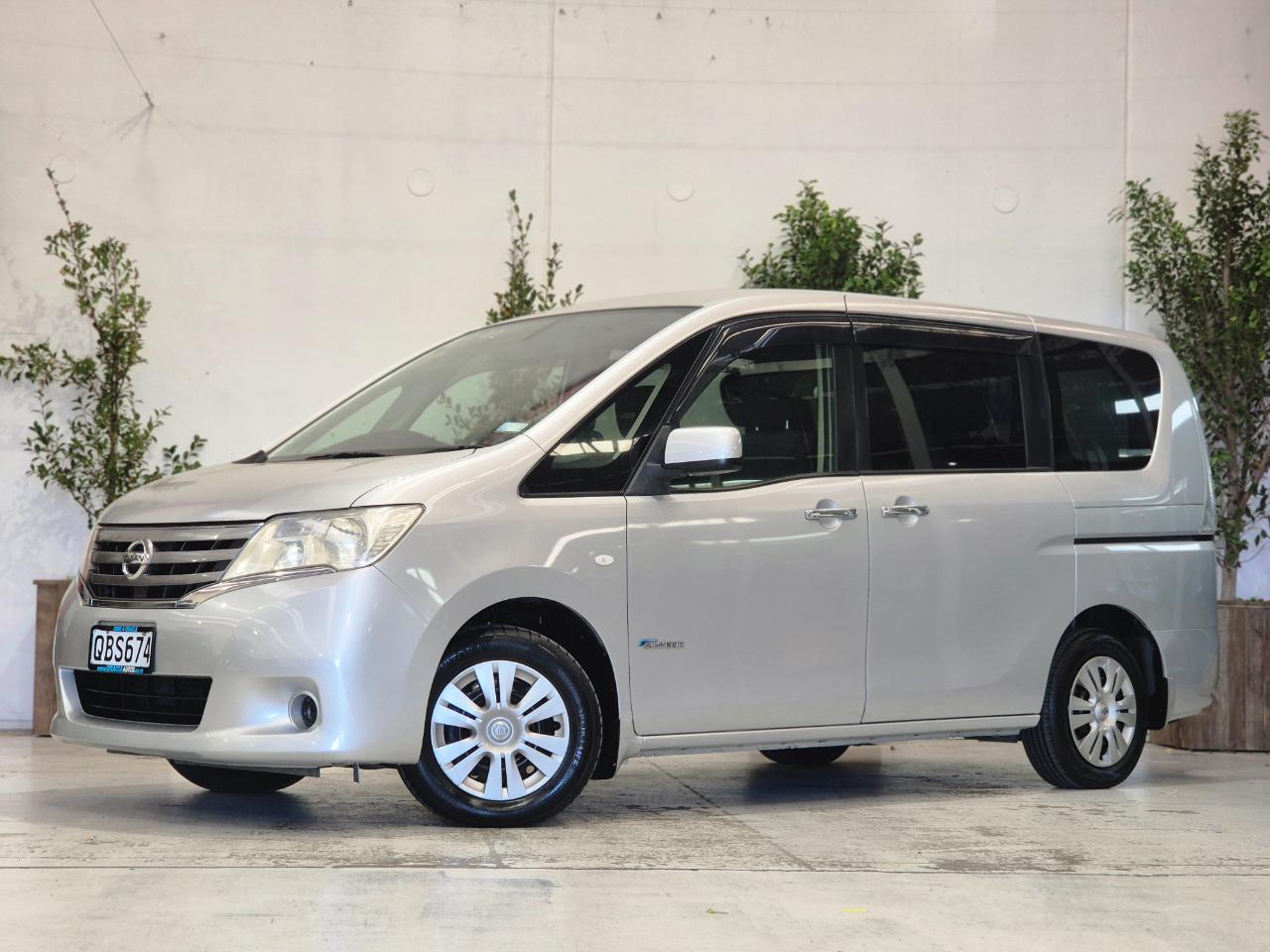 2013 Nissan Serena thumbnail