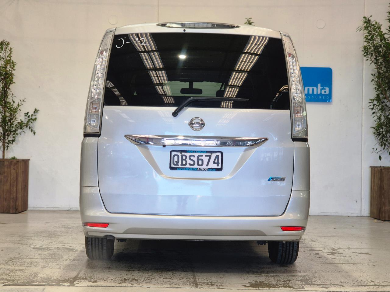 2013 Nissan Serena thumbnail